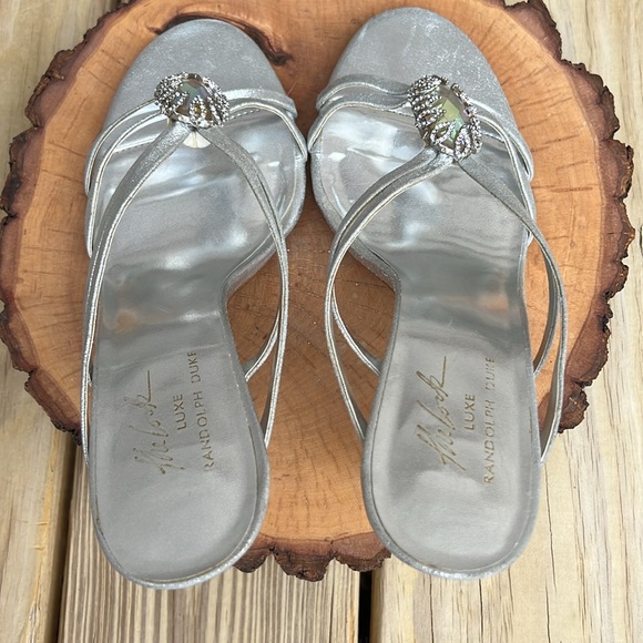 ❌ DONATED ❌ - 💚 3 for $12 💚 - The Look Luxe Randolph Duke Heels - Picture 8 of 16